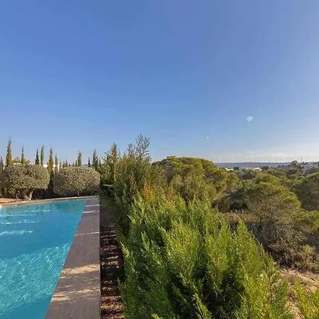 Preciosa Con La Piscina En Colinas Villa