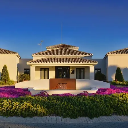 Villa Preciosa Con La Piscina En Colinas *