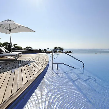 Preciosa Con La Piscina En Colinas Villa